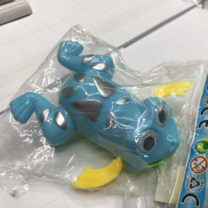 Заводная игрушка «Цветная лягушка» оптом
