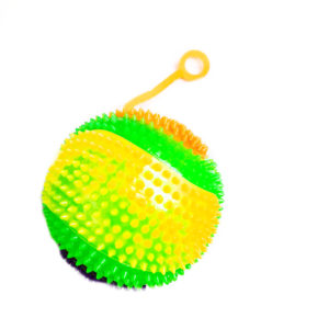 Резиновая игрушка «Мяч» на веревке 7005-0079 оптом